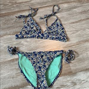 Xhilaration 2 pc. Swimsuit.